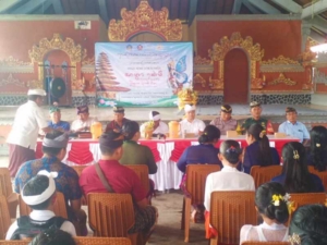 Babinsa dan Bhabinkamtibmas Hadiri Bulan Bahasa Bali Ke-VIII Tahun 2026 Desa Adat Lokapaksa