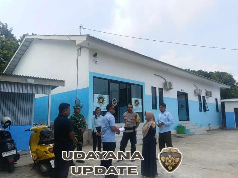 Babinsa Koramil 1609-05/Sukasada Dampingi Survey BGN di Lokasi Pembangunan SPPG Tegallinggah