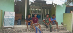 Babinsa Koramil 01/Taliwang Intensifkan Komsos Jelang Ramadhan di Desa Seminar Salit