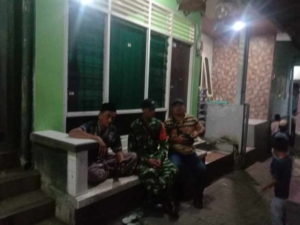 Aparat Gabungan Di Klungkung Kawal Ibadah Sholat Taraweh Di Kelurahan Semarapura Kangin
