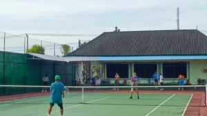Dandim Klungkung Gelar Olahraga Bersama Pecinta Tenis Lapangan