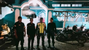 Babinsa Lunyuk Turun Langsung ke Lapangan, Perkuat Pengamanan Malam Hari