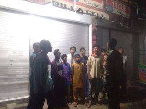 Babinsa Koramil Bolo Pererat Kebersamaan Lewat Ronda Malam dan Siskamling Warga