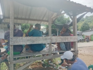Bangun Kemanunggalan, Babinsa Gelar Komsos di Dusun Ai Ngero