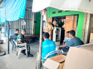 Babinsa Poto Tano Gelar Komsos dan Monitoring Wilayah di Desa Tebo