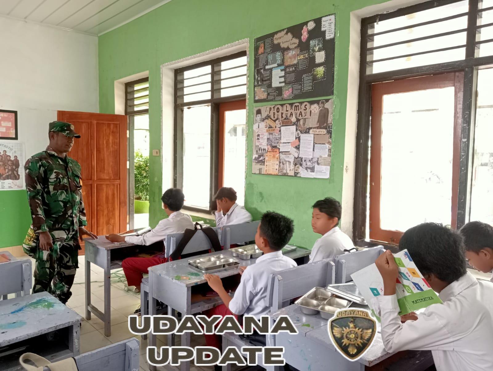 Pendampingan MBG, Babinsa Koramil 1628-05/Jereweh Pastikan Gizi Siswa Terpenuhi