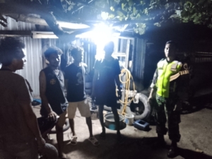 Patroli Malam Babinsa Koramil 1608-06/Wawo Cegah Penyalahgunaan Narkoba dan Miras