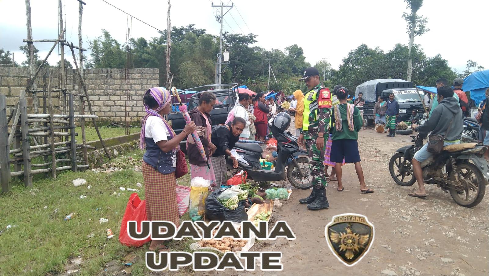 Monitoring Pasar Tradisional Babinsa Naikliu Wujudkan Keamanan Warga