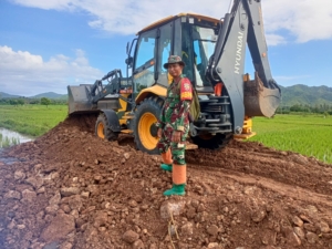 Kodim 1608/Bima Percepat Pembangunan TMMD dengan Masuknya Eksavator di Desa Sondo