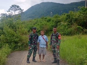 Siapkan Pembangunan KDMP, Babinsa Koramil 1612/01 Ruteng Lakukan Pengukuran Lahan di Rahong Utara