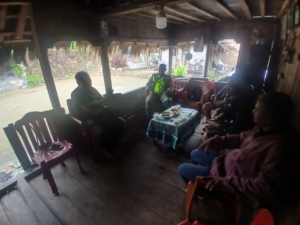Jaga Keamanan Wilayah, Babinsa Wolowaru Turun Langsung ke Desa Ratemangga