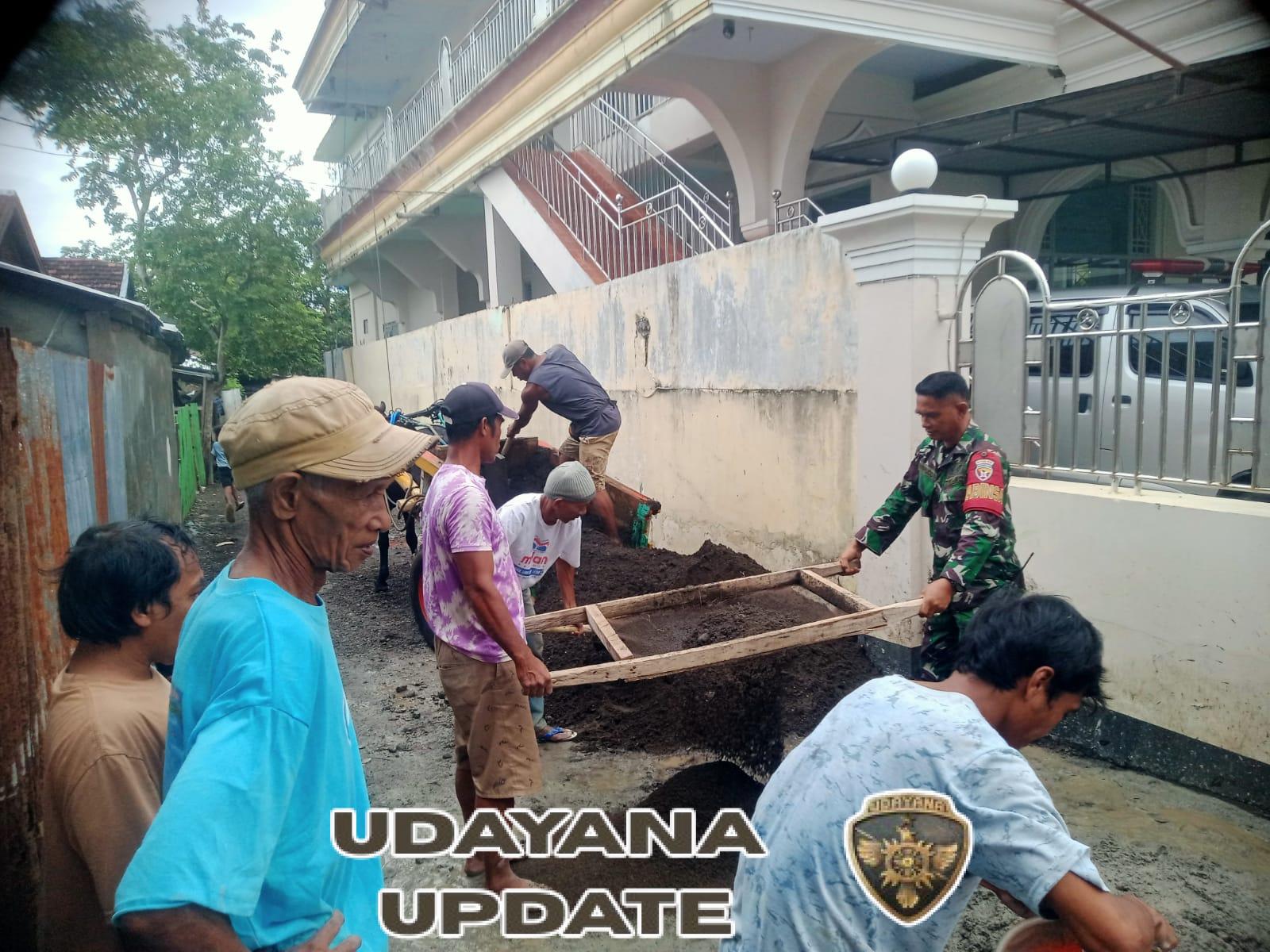 Babinsa Koramil 1614-01/Dompu Perkuat Gotong Royong Warga di Lingkungan Swete Barat