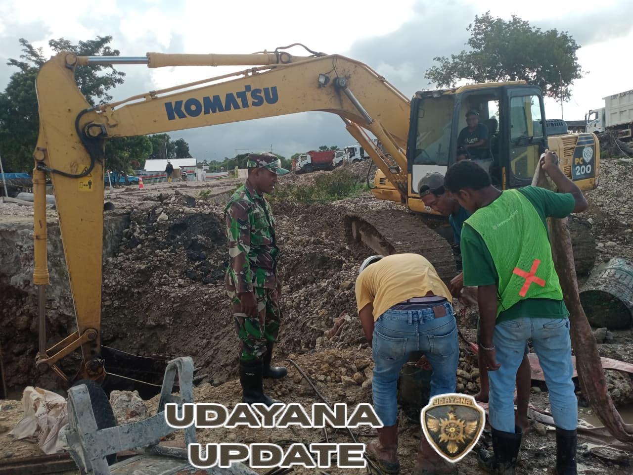 Babinsa Kodim 1627/RN Amankan Kawasan Sentra Industri Garam Nasional
