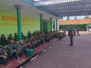 Usai Upacara Bendera, Kodim 1621/TTS Tekankan Kewaspadaan dan Disiplin Melalui Jam Komandan