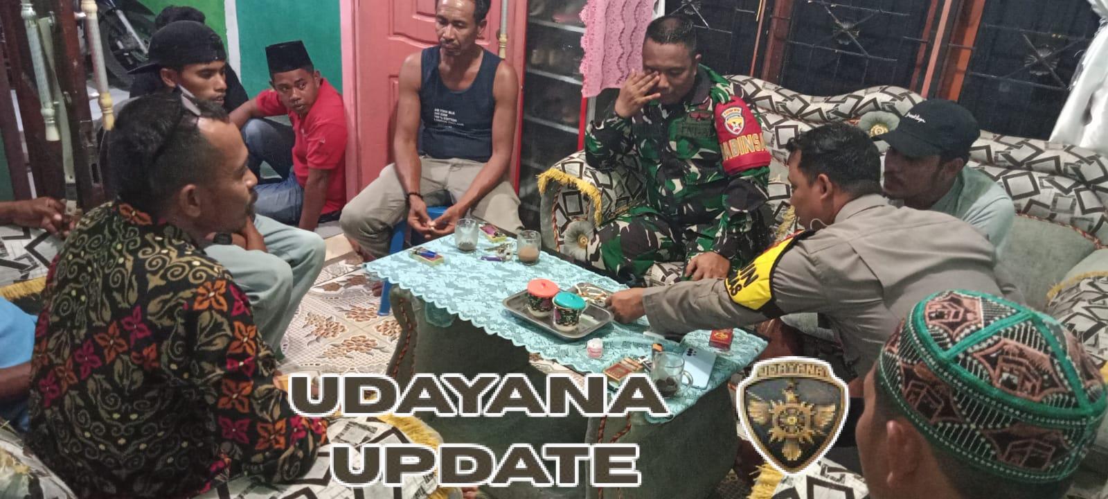 Wujudkan Kamtibmas Kondusif, Babinsa Koramil Hu’u Aktif Dampingi Ronda Malam