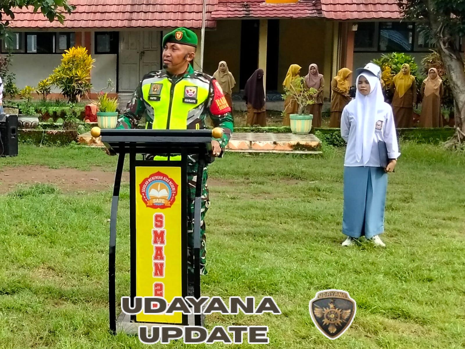 Upacara Bendera di SMAN 2 Sape, Guru dan Siswa Serentak Dukung Pesan Positif Babinsa
