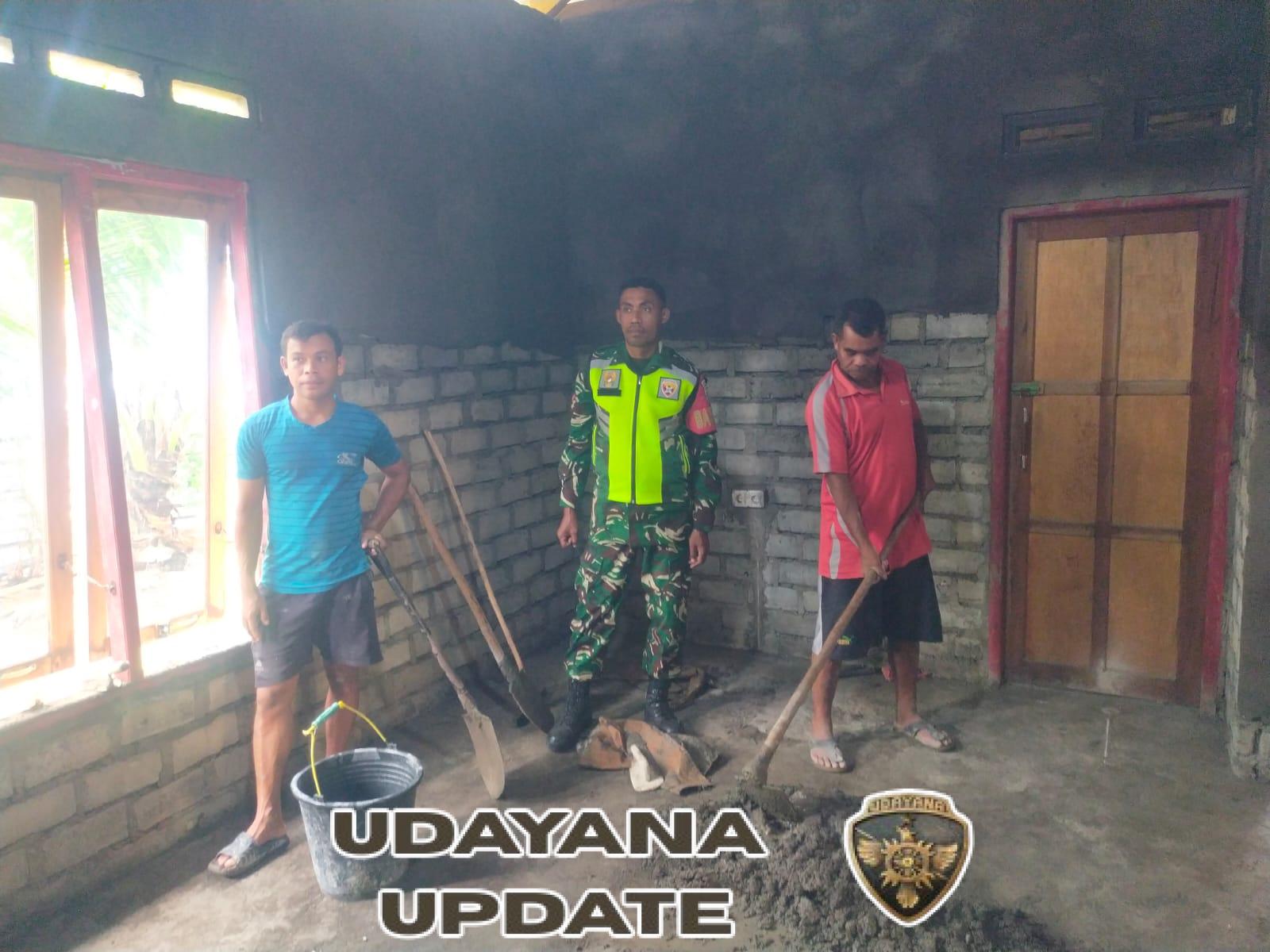 TNI Bersama Warga Gotong Royong Bangun Rumah di Nangapanda