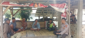 Jaga Kamtibmas, Babinsa Fransiskus Dejesus Aktif Pantau Keamanan Wilayah Liotimur