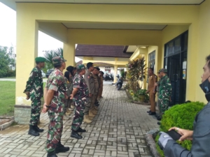 Koramil Seteluk Gelar Apel Gabungan Tertibkan Jam Sekolah Pelajar