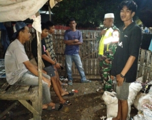 Babinsa Koramil Monta Aktifkan Kembali Siskamling untuk Keamanan Desa