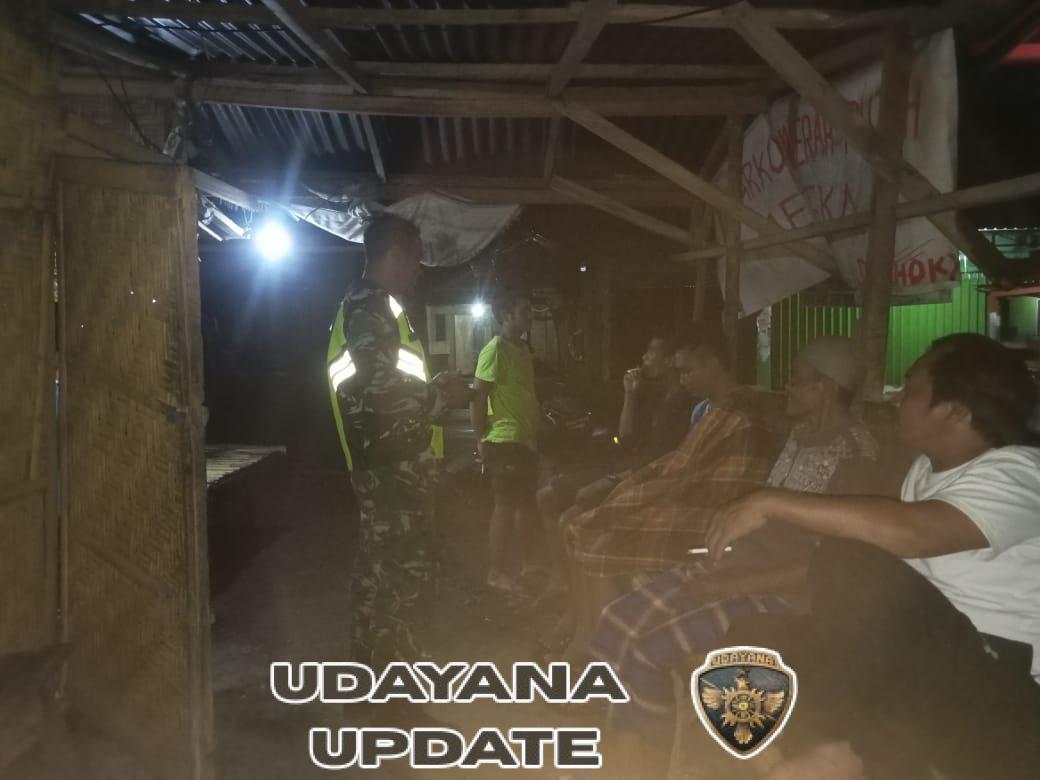Babinsa Koramil Bolo Lakukan Ronda Malam untuk Jaga Ketertiban Desa