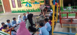 TNI Hadir Sukseskan Makan Bergizi Gratis di TK HI Generasi Cendikia Islam