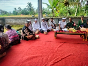 Dukung Ketahanan Pangan, Babinsa Bakbakan Hadiri Pengukuhan Pekaseh Subak Dugul