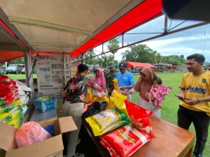 Kerjasama Bulog dan Kodim 1608/Bima Gelar Pasar Murah, Antusiasme Warga Membara