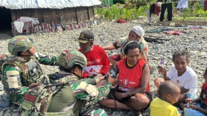 Satgas Yonif 743/PSY Gelar Free Medical Care di Kampung Pruleme