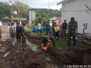Babinsa Bersama Forkopimdes Hadiri Peletakan Batu Pertama KDKMP Koperasi Merah Putih