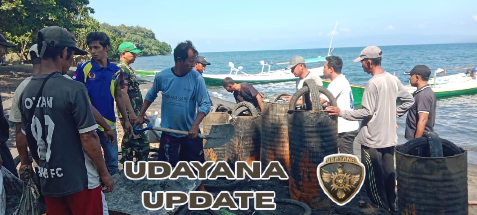 Tingkatkan Kepedulian Lingkungan, Babinsa dan Nelayan Bersihkan Pantai