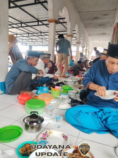 Melalui Tradisi Sadekala, Babinsa Lalar Liang Pererat Kemanunggalan TNI–Rakyat