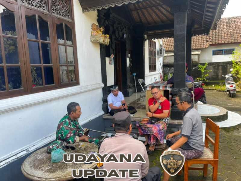 Babinsa Koramil Nusa Penida Gelar Komsos Bersama Apartur Desa Jungutbatu