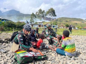 Sentuhan Kasih Satgas Yonif 743/PSY Hadirkan Harapan Sehat di Pruleme