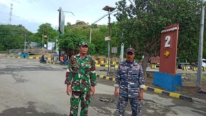 Koramil 1628-04/Poto Tano Amankan Aktivitas Pelabuhan Penyeberangan