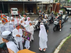 Babinsa dan Bhabinkamtibmas Amankan Pawai Ramadhan di Tabanan