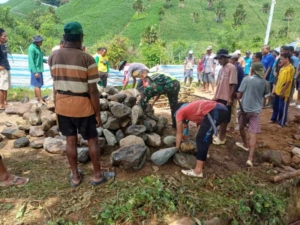 Keterlibatan Aktif Tokoh Desa dan Masyarakat Dukung Perbaikan Jalan di Desa Nggelu