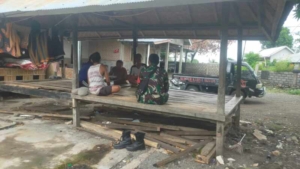 Babinsa Madayin Ajak Warga Aktif Jaga Kamtibmas Lewat Komsos di Dusun Beburung