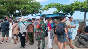 Danramil Nusa Penida Terjunkan Prajurit Gelar Pengamanan Pelabuhan