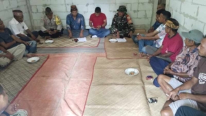 Babinsa Liang Sola Hadiri Rapat Alsintan, Perkuat Produktivitas Pertanian Desa