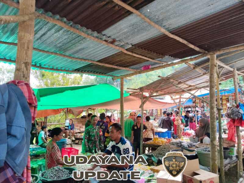 Jalin Komunikasi, Babinsa Komsos Dengan Pedagang Di Pasar Tradisional