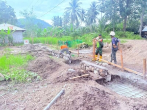 Pastikan Situasi Kondusif, Babinsa Maurole Monitoring Pamwil dan Proyek KDKMP