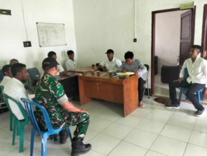 Komsos di Aula Kantor Desa, Wujud Sinergi TNI dan Pemerintah Desa