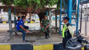 TNI Hadir di Pelabuhan Poto Tano, Jamin Keamanan dan Kelancaran Penyeberangan