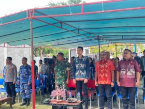 Kasdim 1601/Sumba Timur Hadiri Kegiatan Pasar Murah Sambut Hari Besar Keagamaan Nasional