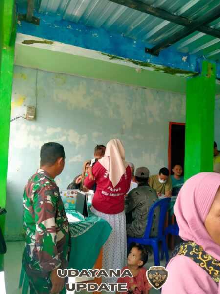 Wujud Kepedulian TNI, Babinsa Desa Dasan Anyar Hadir dalam Kegiatan Posyandu