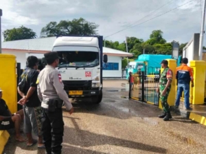 Piket Koramil 1627-02/PB Monitoring Keberangkatan Garda Maritim 3 di Pantai Baru