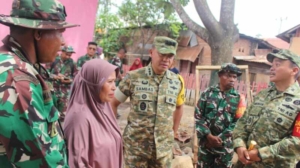 Dandim 1608/Bima Dampingi Tim Wasev Tinjau Renovasi Rumah RTLH, Pemilik Ungkap Rasa Syukur
