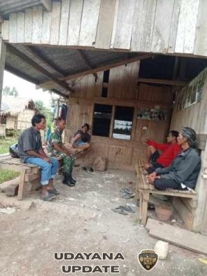 Antisipasi Penyakit Musim Hujan, Babinsa Lewa Tidahu Edukasi Warga Desa Bidipraing