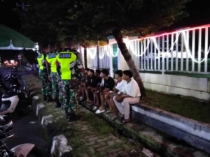 Cegah Gangguan Keamanan, Babinsa Rasanae Tertibkan Pengguna Knalpot Bising